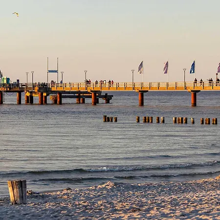 Meerzeit An Der Seebruecke Zingst